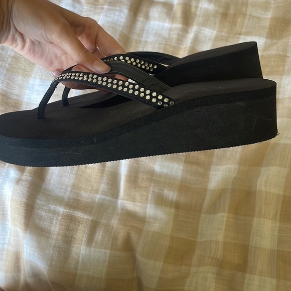 Platform - Picture 2 of 2